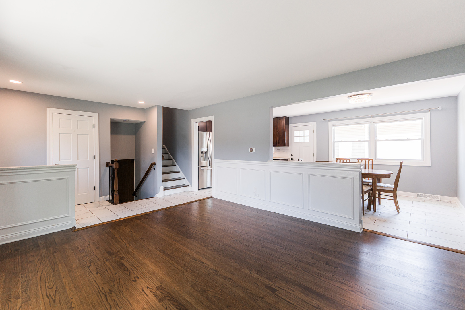 7 N Lincoln Avenue, Addison, IL 60101