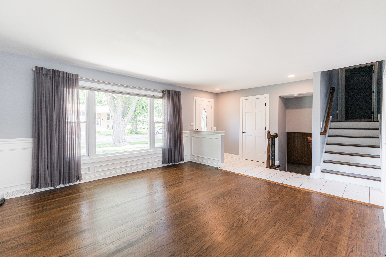 7 N Lincoln Avenue, Addison, IL 60101