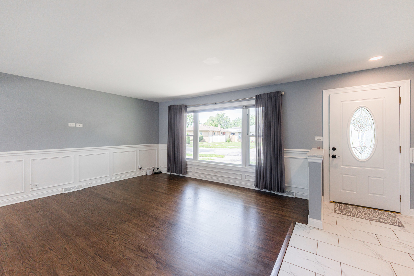 7 N Lincoln Avenue, Addison, IL 60101