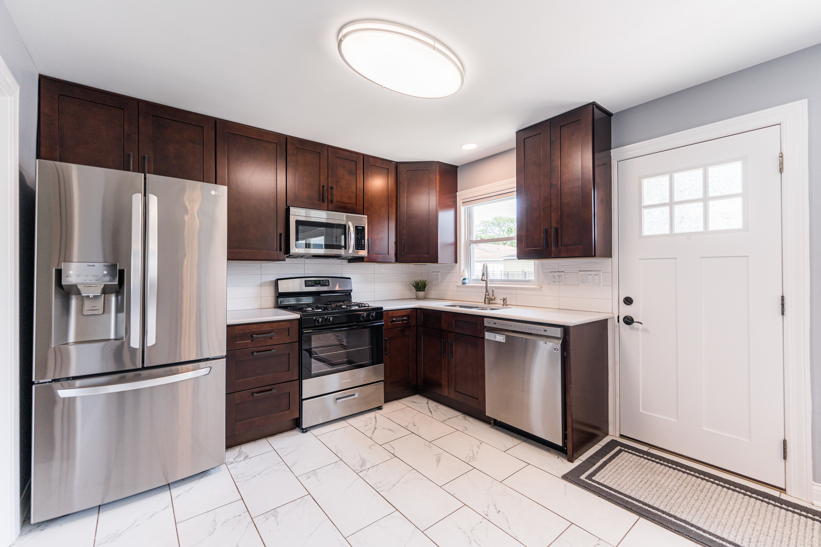 7 N Lincoln Avenue, Addison, IL 60101