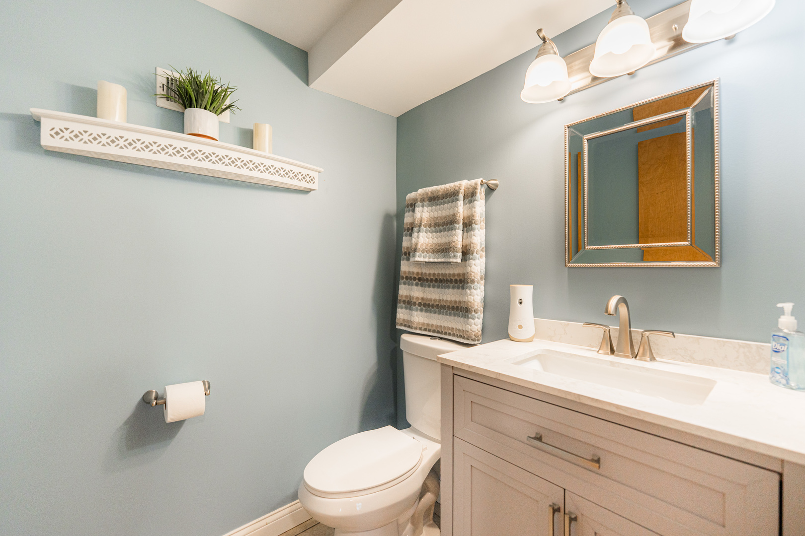7 N Lincoln Avenue, Addison, IL 60101
