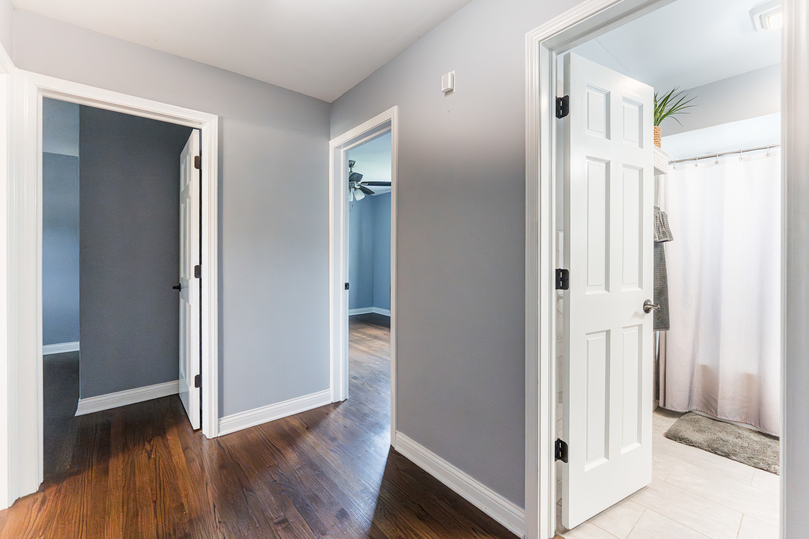 7 N Lincoln Avenue, Addison, IL 60101
