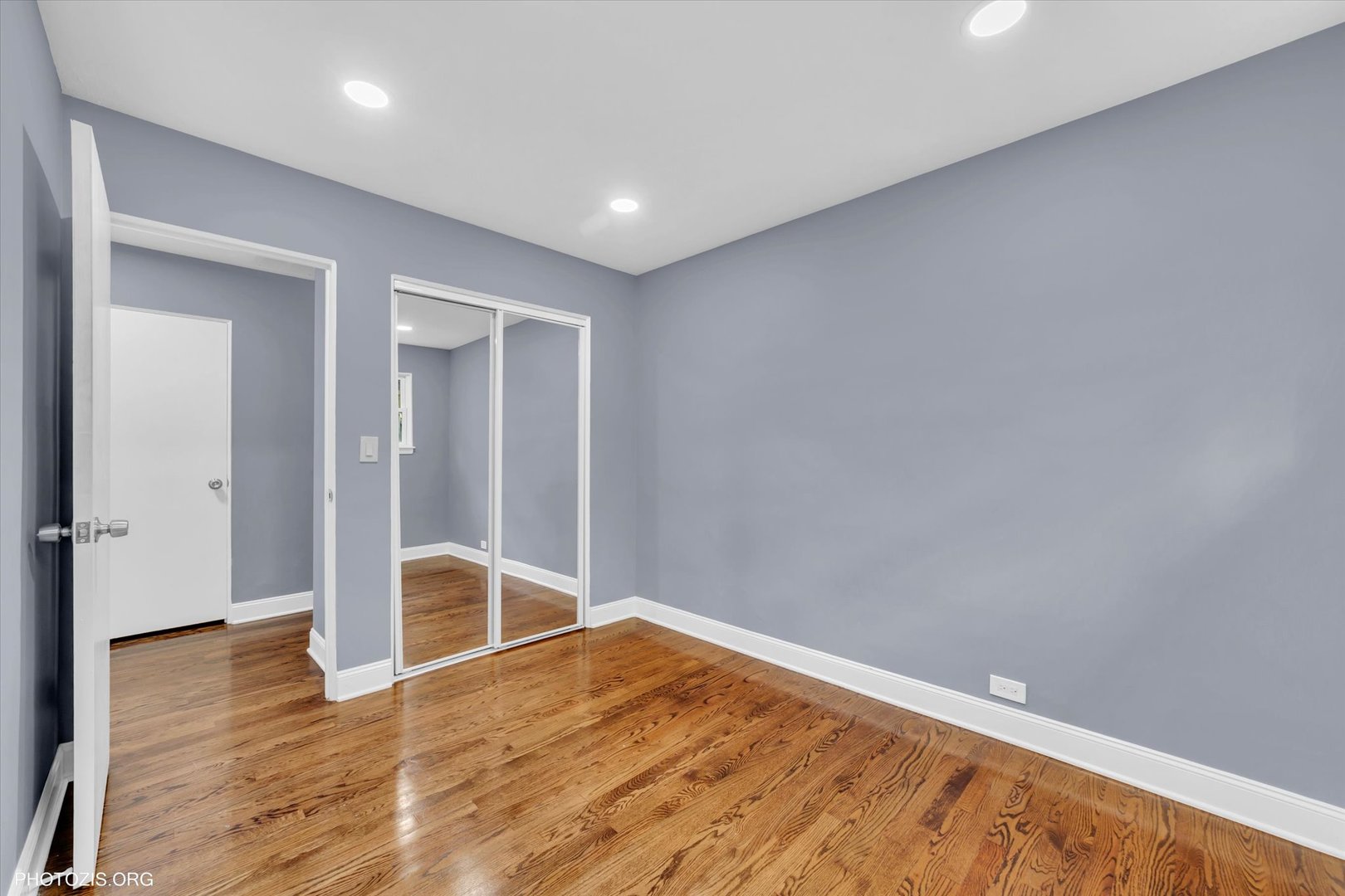2411 Fontana Drive, Glenview, IL 60025