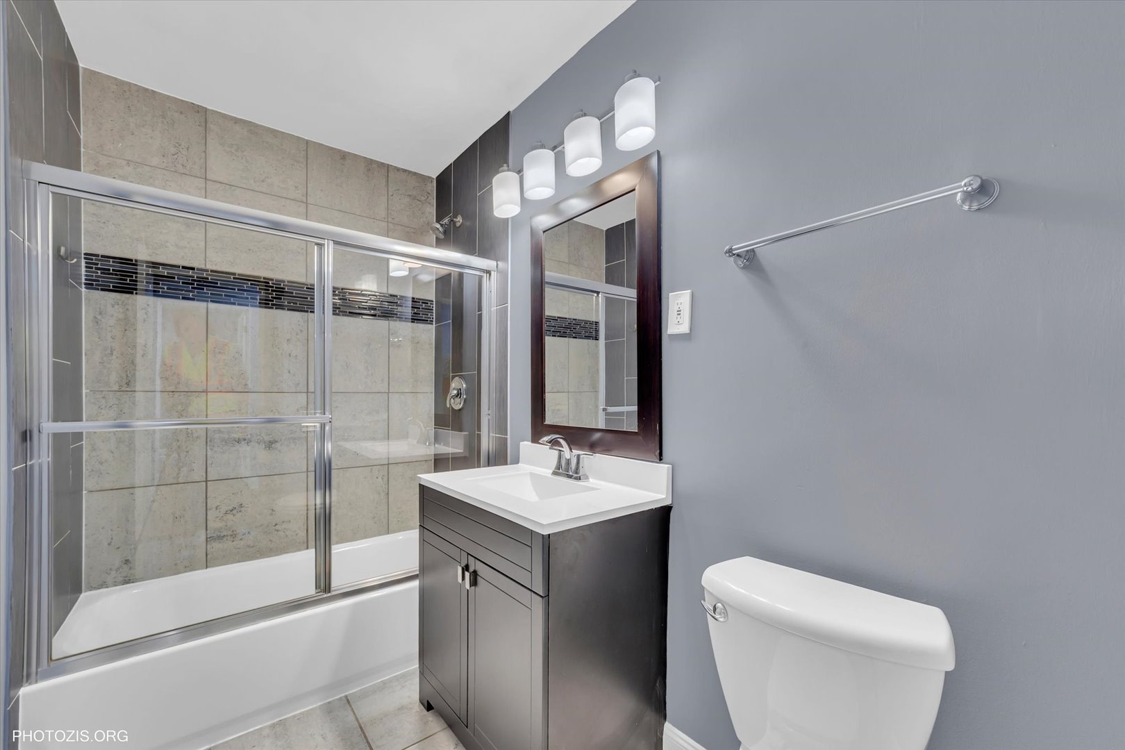 2411 Fontana Drive, Glenview, IL 60025