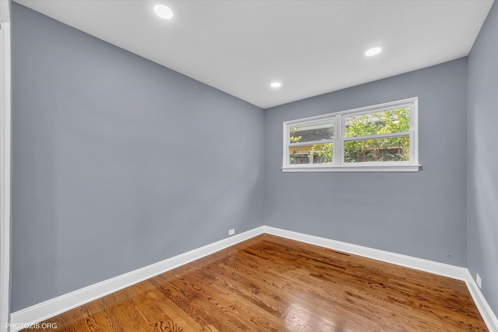 2411 Fontana Drive, Glenview, IL 60025