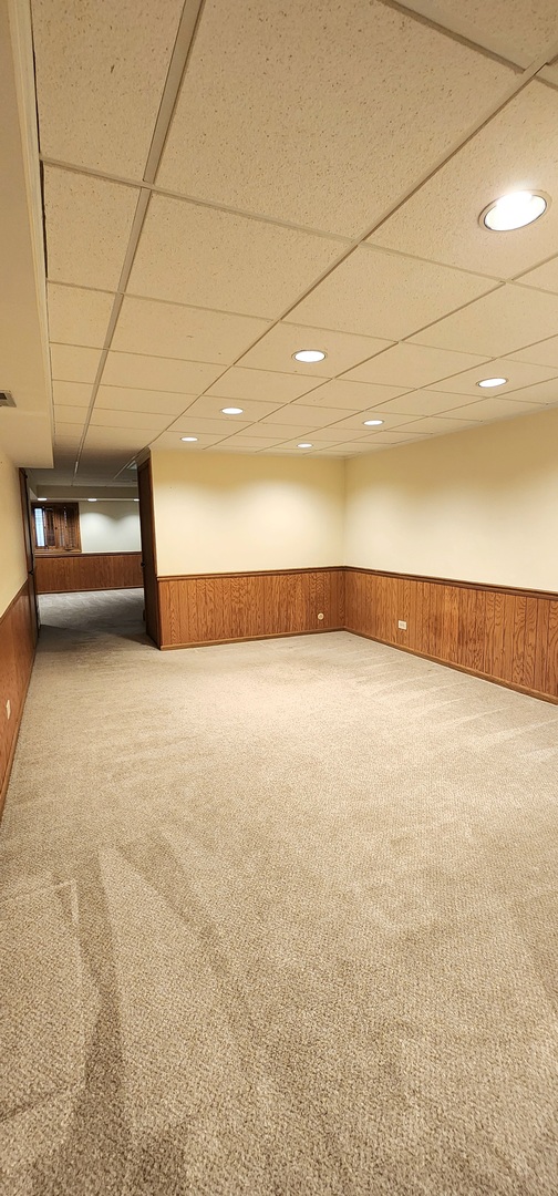 2155 N Abbeywood Court #10-2, Palatine, IL 60074