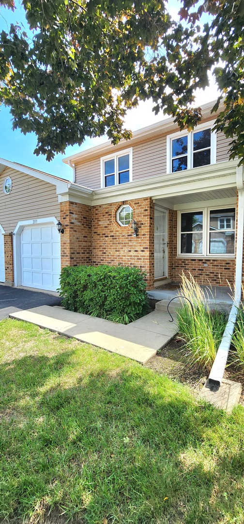 2155 N Abbeywood Court #10-2, Palatine, IL 60074