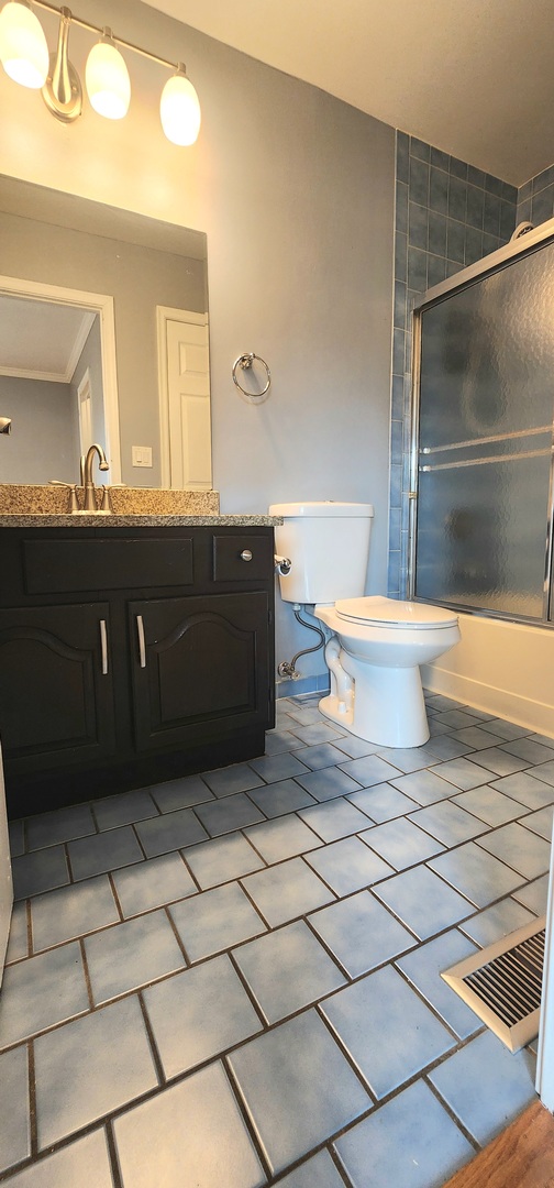 2155 N Abbeywood Court #10-2, Palatine, IL 60074