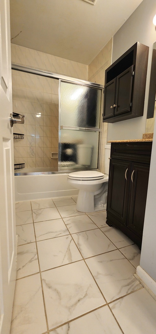 2155 N Abbeywood Court #10-2, Palatine, IL 60074
