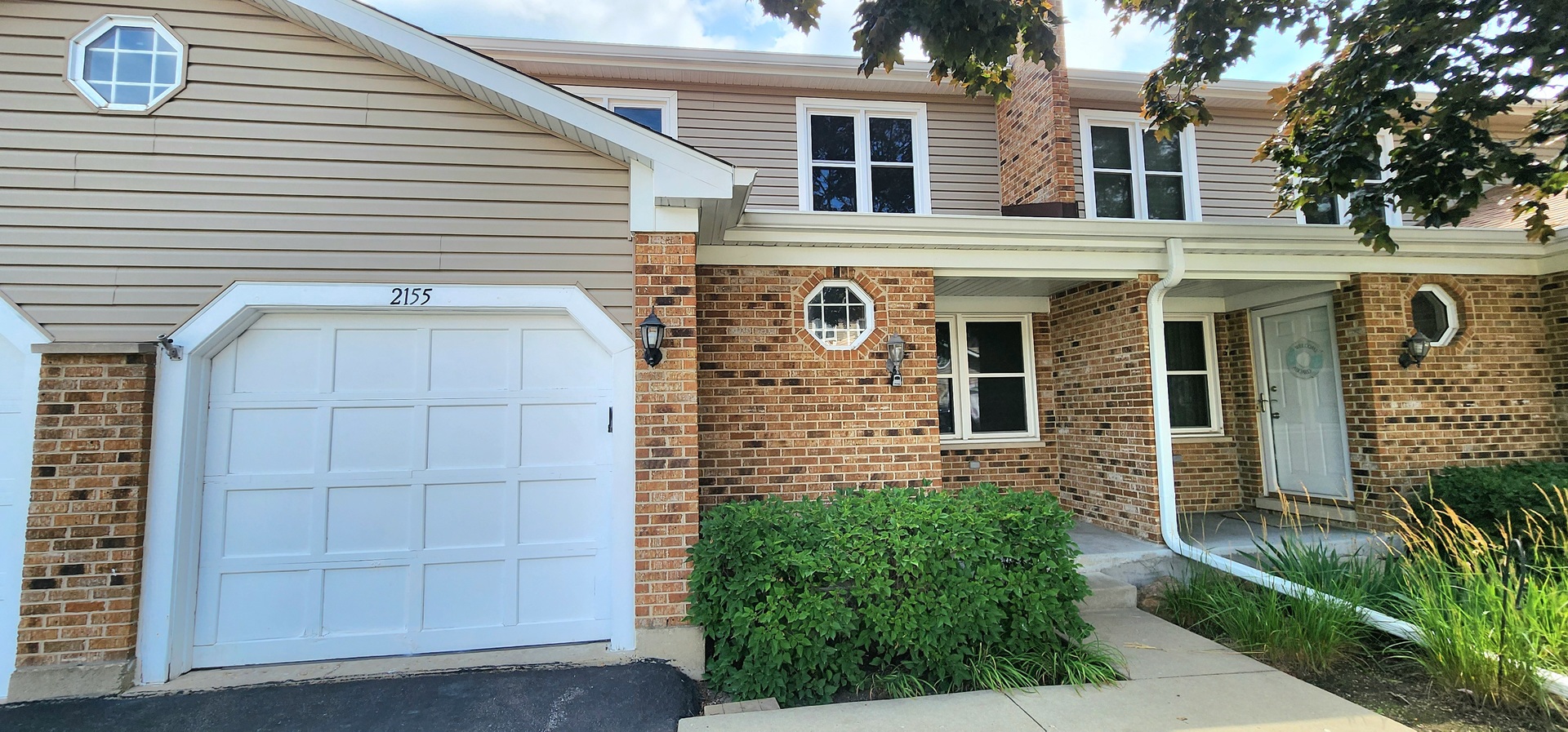 2155 N Abbeywood Court #10-2, Palatine, IL 60074