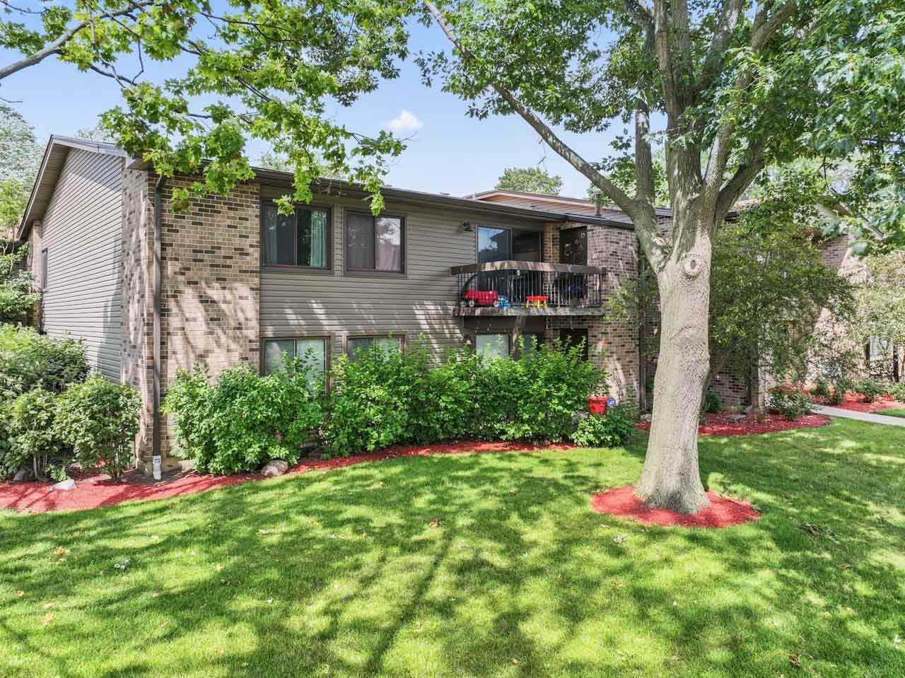 1134 E Randville Drive #1K, Palatine, IL 60074