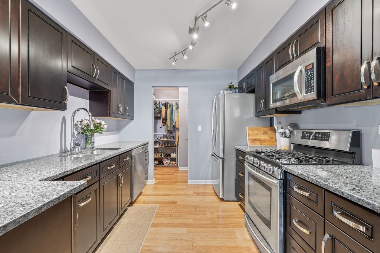 1134 E Randville Drive #1K, Palatine, IL 60074