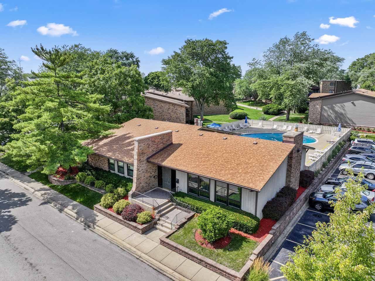 1134 E Randville Drive #1K, Palatine, IL 60074