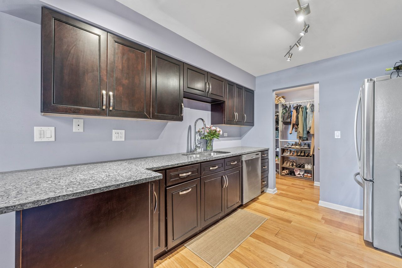 1134 E Randville Drive #1K, Palatine, IL 60074