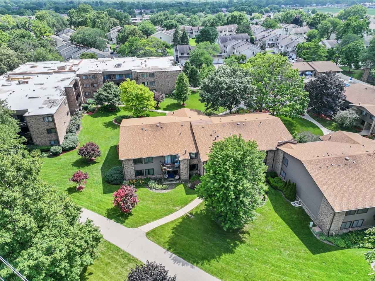 1134 E Randville Drive #1K, Palatine, IL 60074