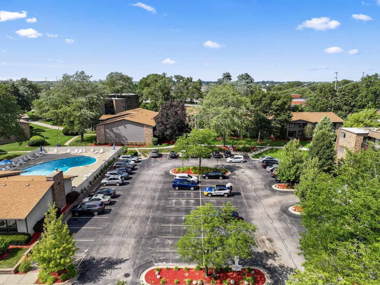 1134 E Randville Drive #1K, Palatine, IL 60074