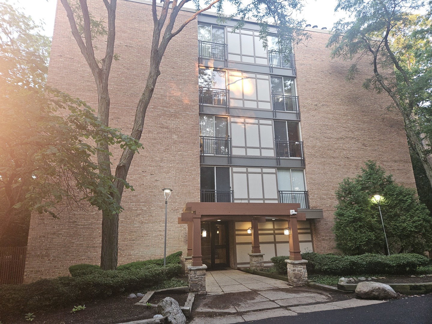 5800 Oakwood Drive #1J, Lisle, IL 60532