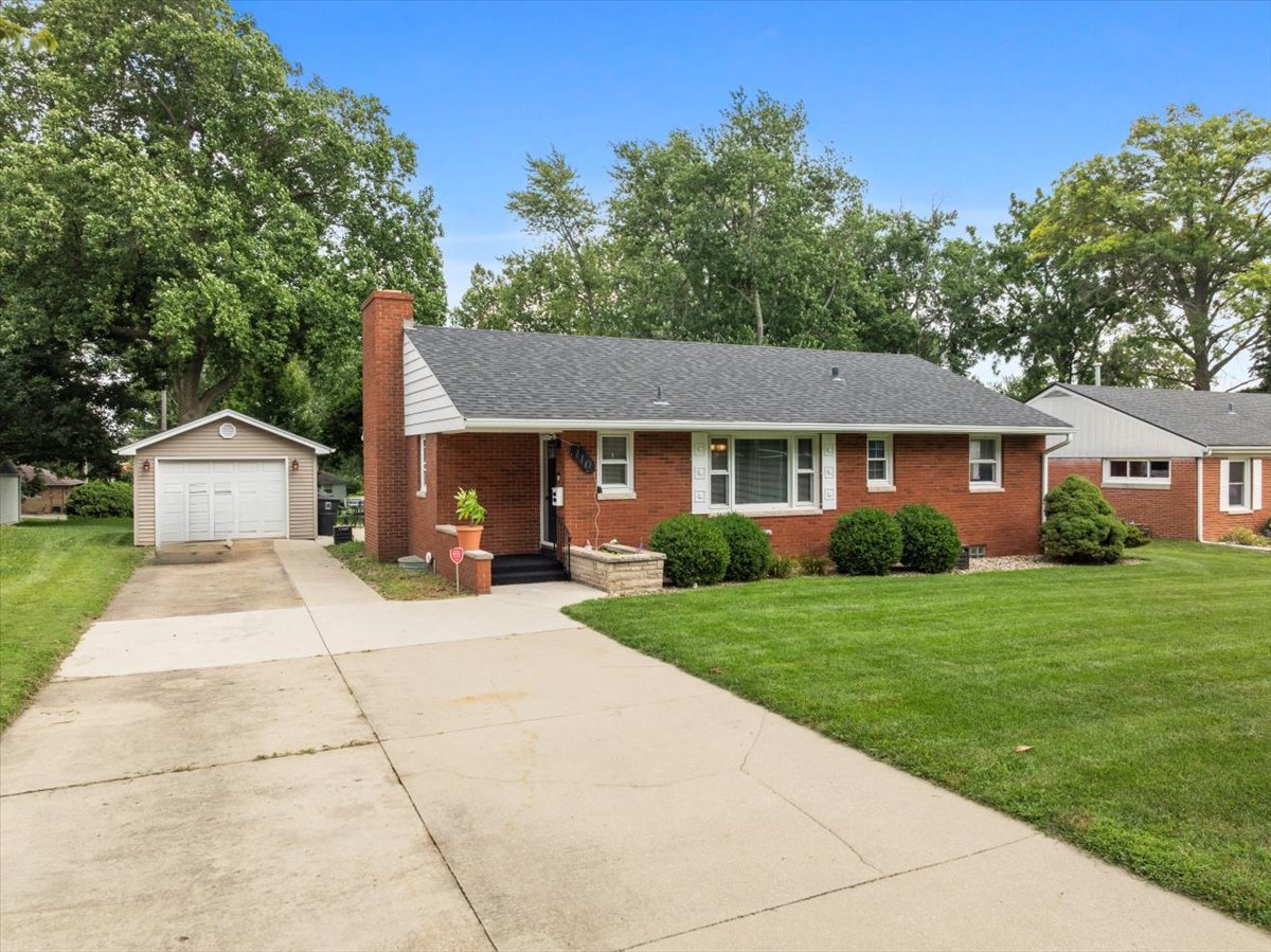 110 Eastview Drive, Normal, IL 61761