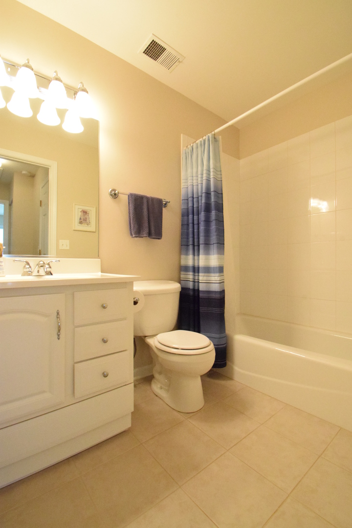 593 Cortland Drive, Lake Zurich, IL 60047
