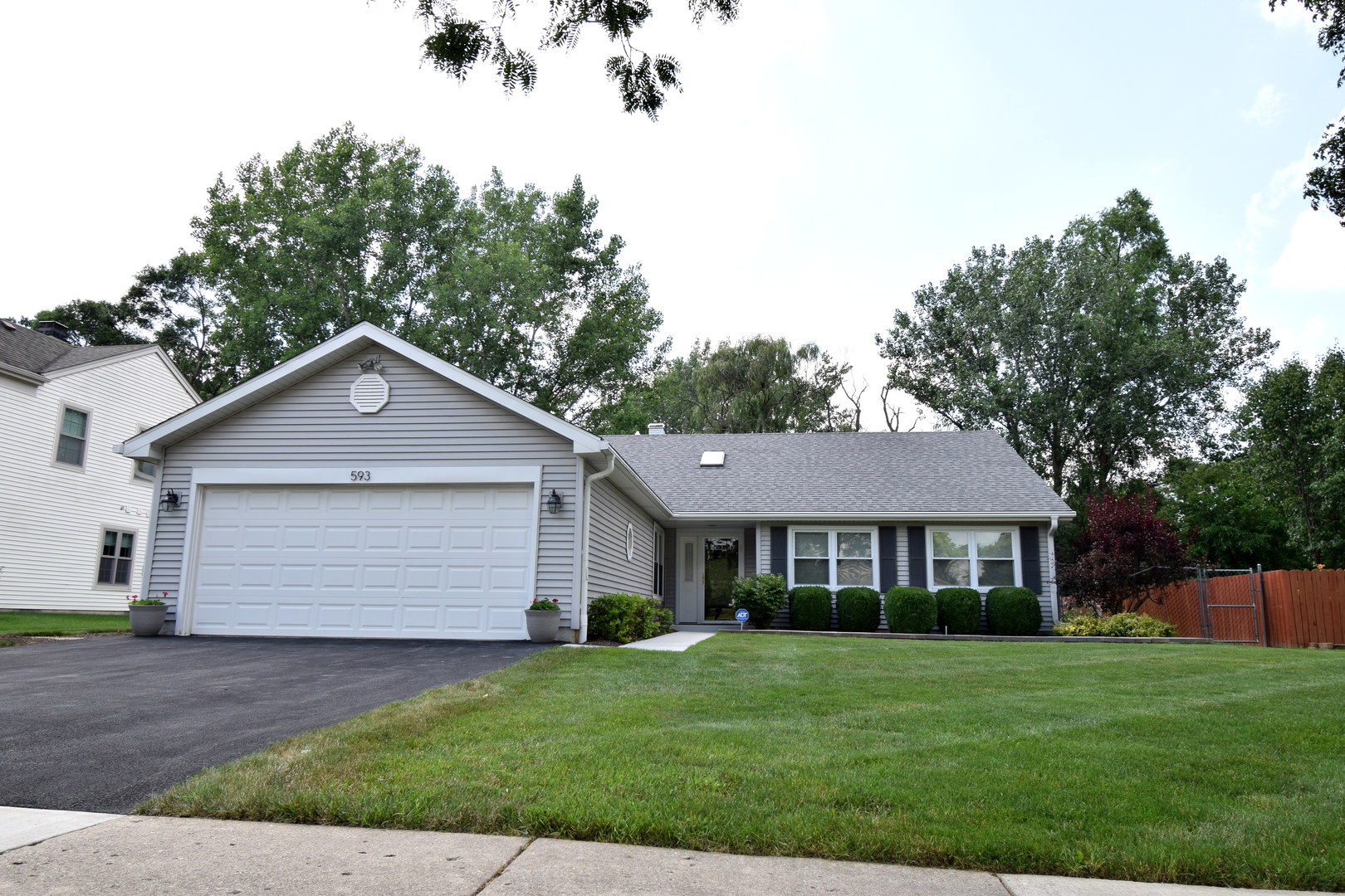 593 Cortland Drive, Lake Zurich, IL 60047