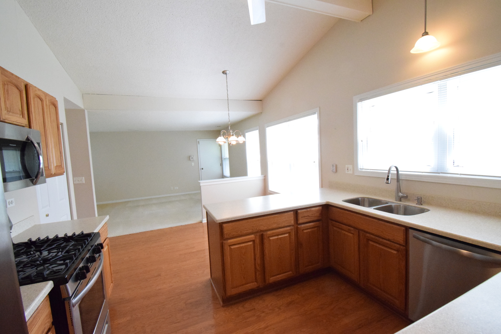 593 Cortland Drive, Lake Zurich, IL 60047