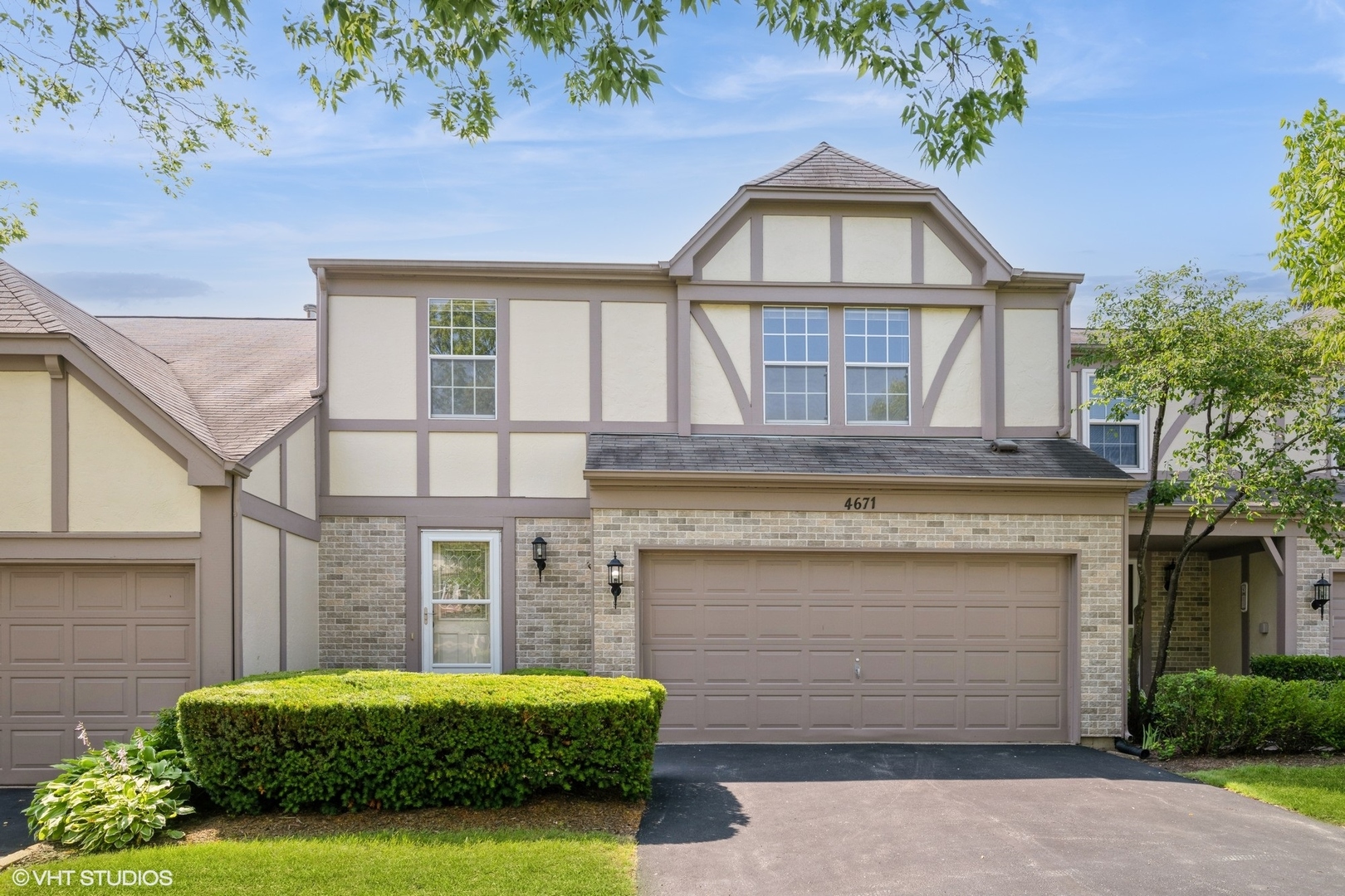 4671 N Sapphire Drive, Hoffman Estates, IL 60192