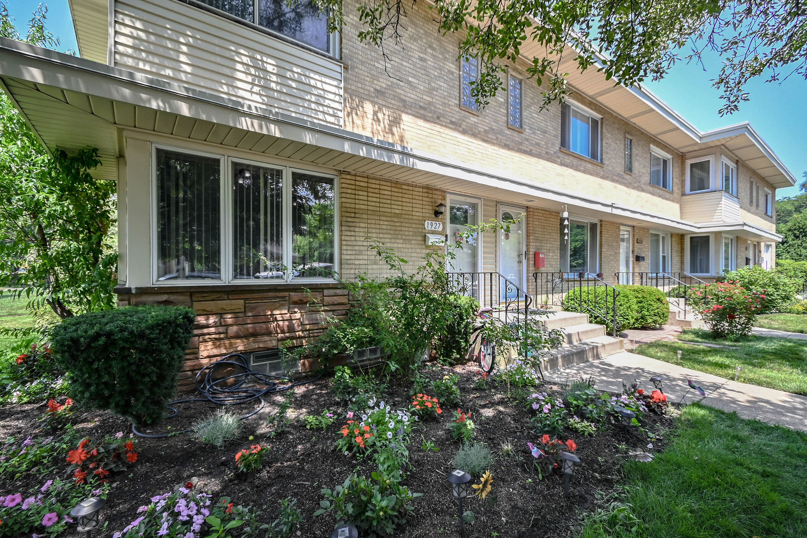1927 Lee Street, Evanston, IL 60202