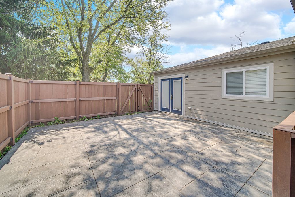22456 yates Avenue, Sauk Village, IL 60411