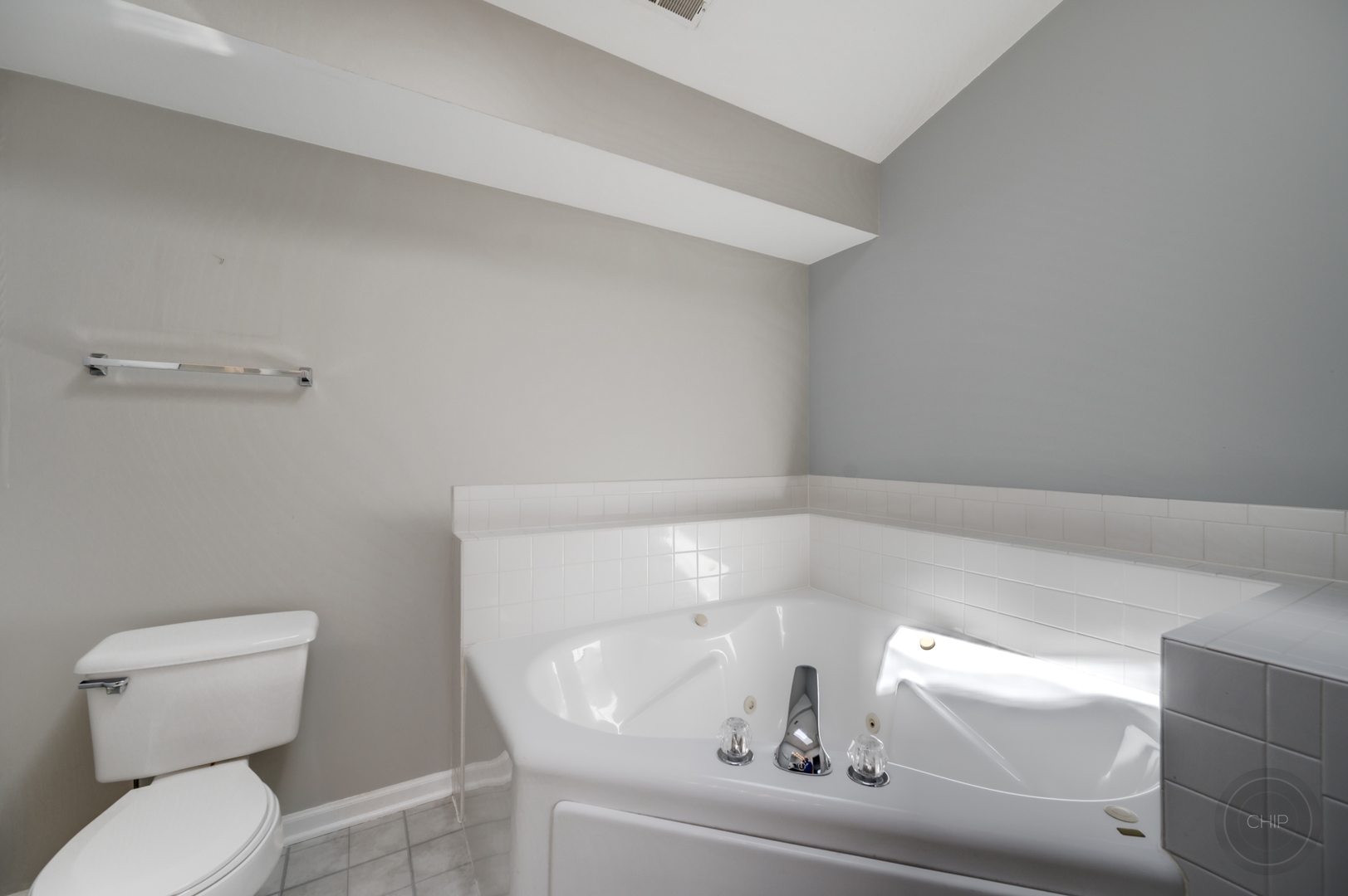 2604 Sheehan Court #204, Naperville, IL 60564