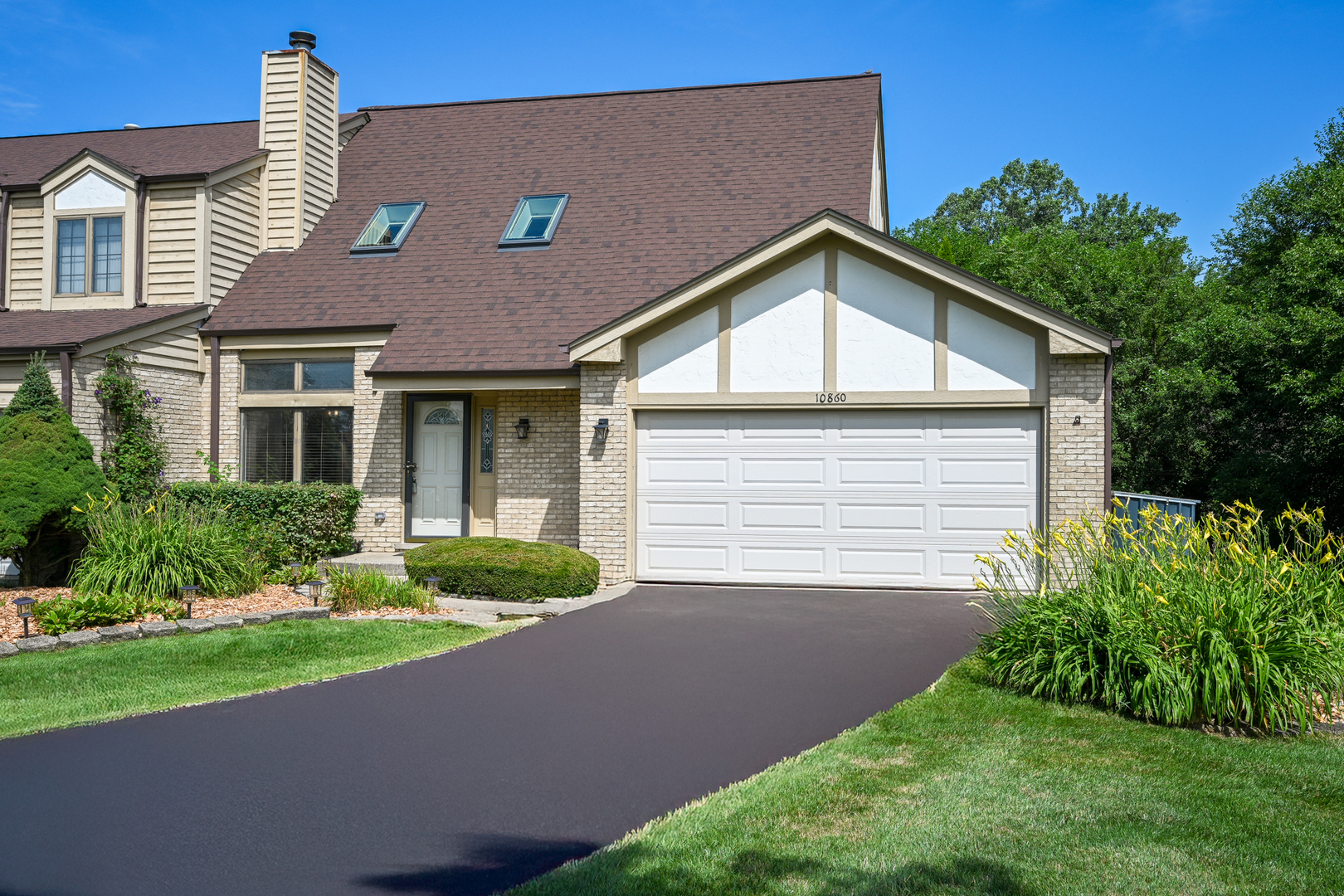 10860 S 84th Avenue, Palos Hills, IL 60465