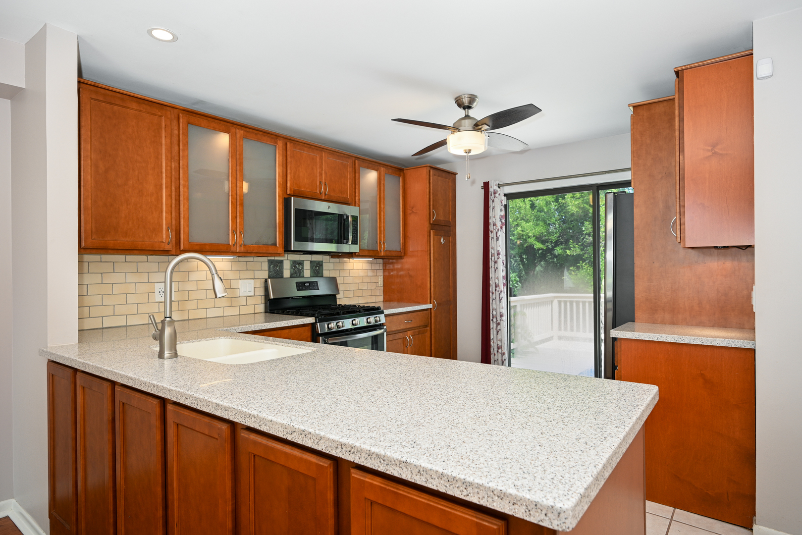 10860 S 84th Avenue, Palos Hills, IL 60465