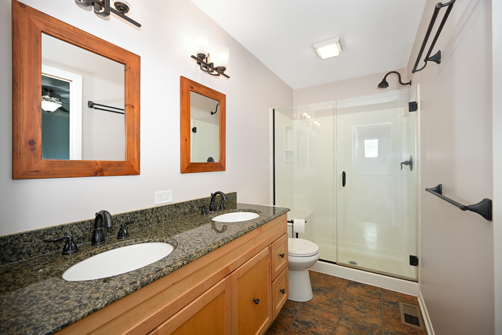 10860 S 84th Avenue, Palos Hills, IL 60465