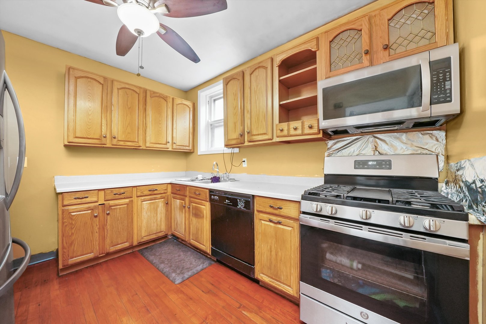 6234 S ALBANY Avenue, Chicago, IL 60629
