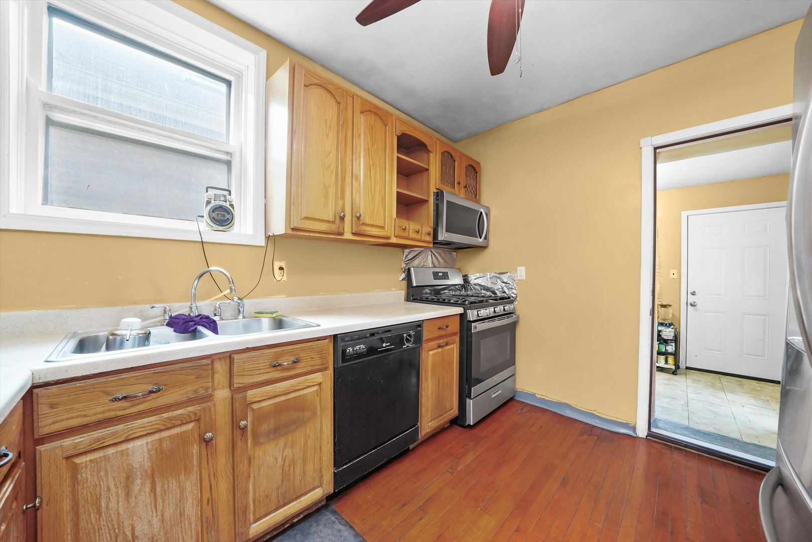 6234 S ALBANY Avenue, Chicago, IL 60629