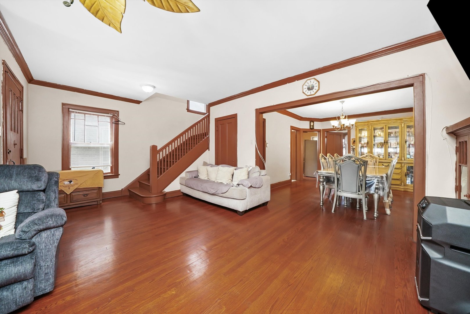 6234 S ALBANY Avenue, Chicago, IL 60629