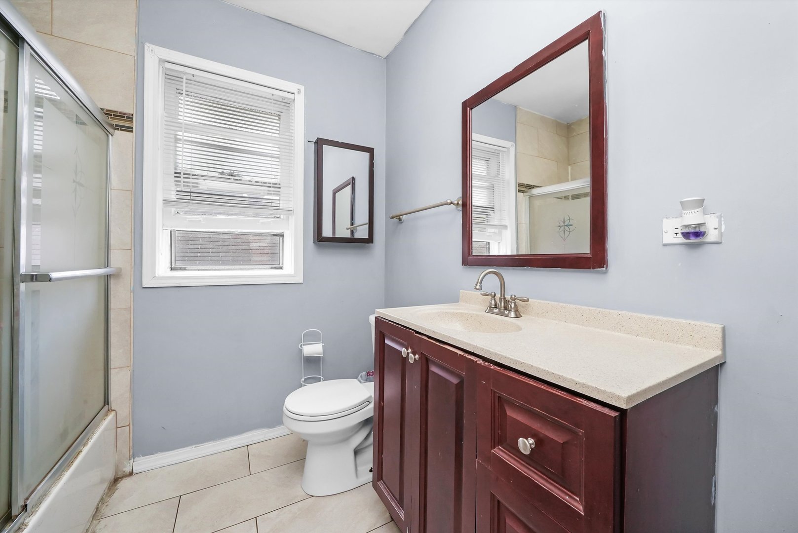 6234 S ALBANY Avenue, Chicago, IL 60629