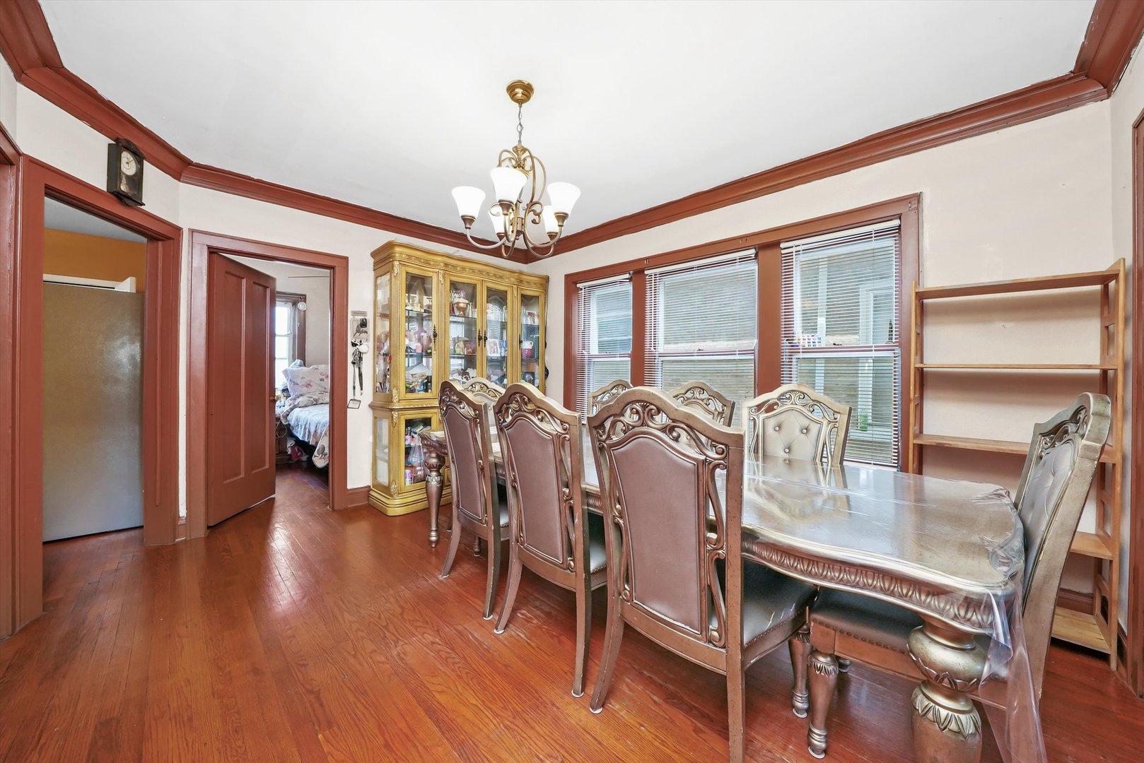 6234 S ALBANY Avenue, Chicago, IL 60629