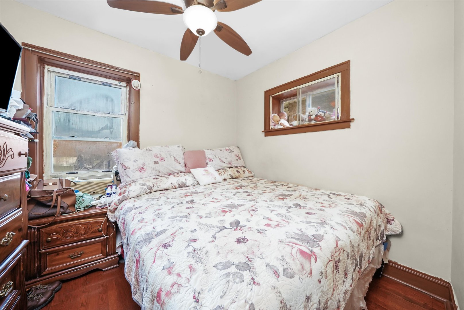 6234 S ALBANY Avenue, Chicago, IL 60629