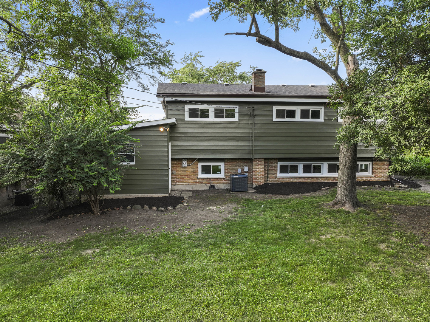1101 60th Place, Downers Grove, IL 60516