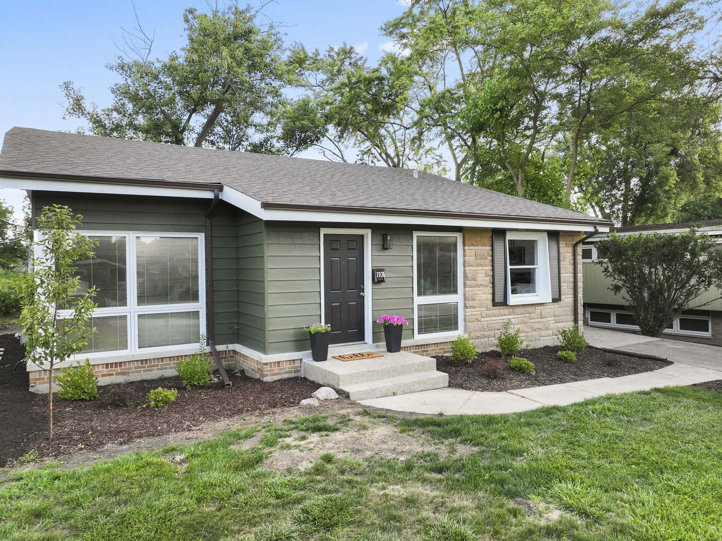 1101 60th Place, Downers Grove, IL 60516