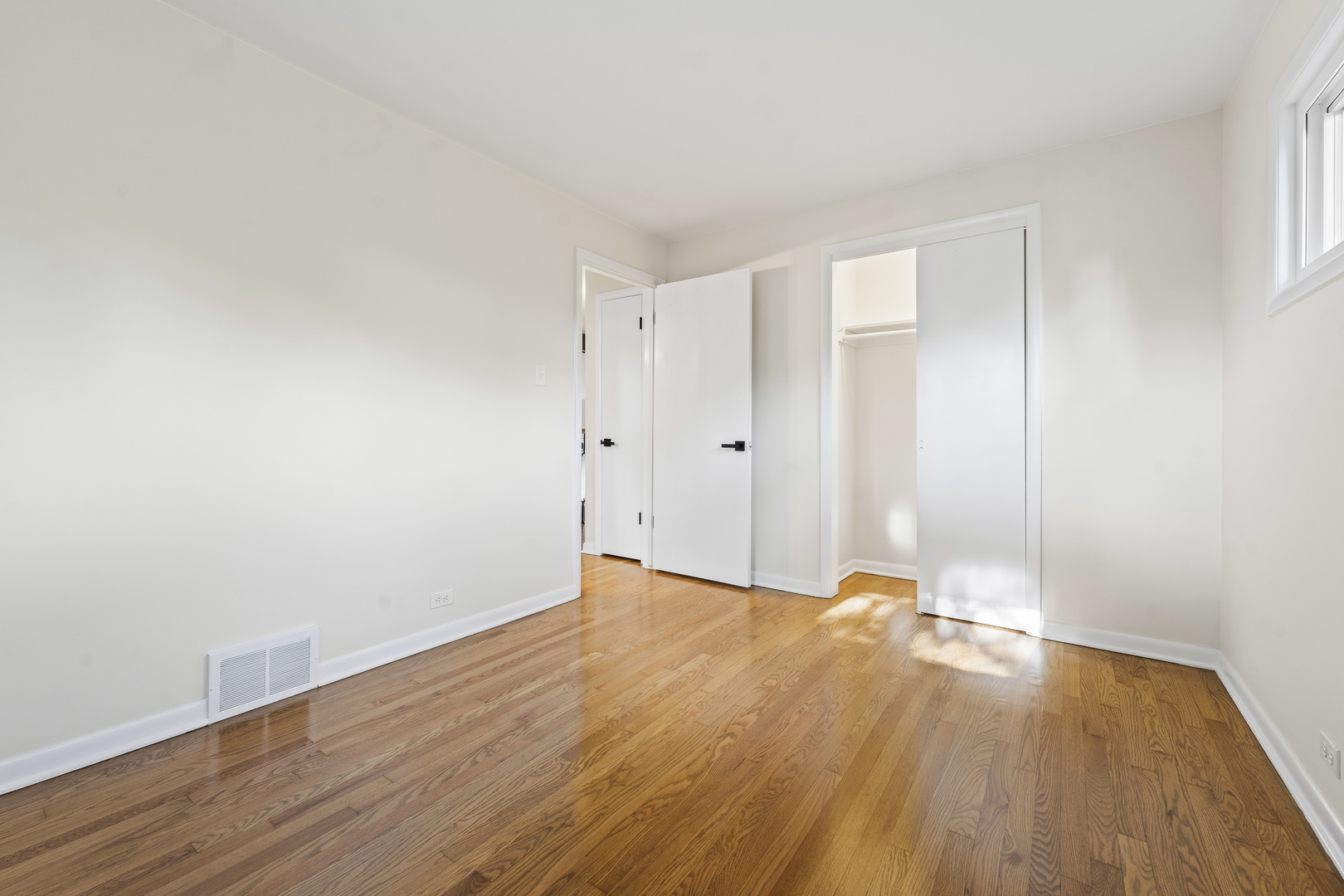 1101 60th Place, Downers Grove, IL 60516