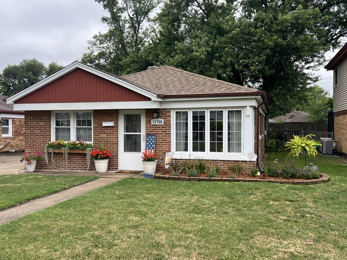 11700 Meadow Lane Drive, Merrionette Park, IL 60803