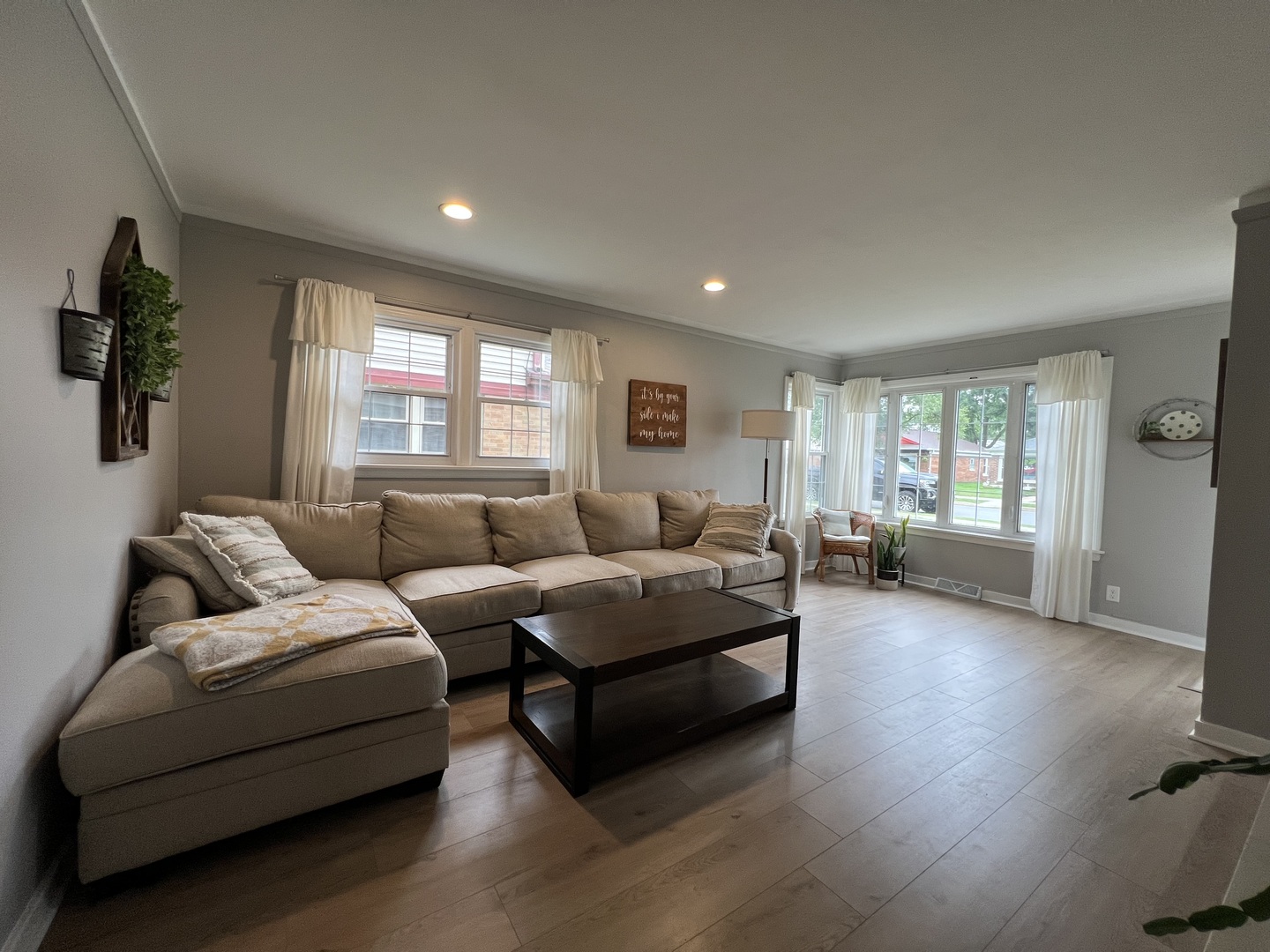11700 Meadow Lane Drive, Merrionette Park, IL 60803