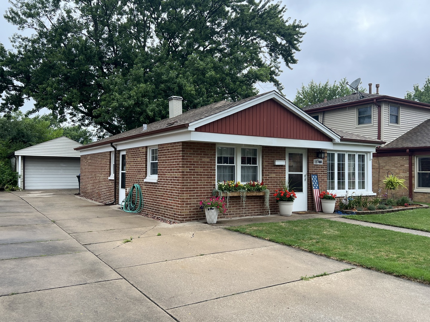 11700 Meadow Lane Drive, Merrionette Park, IL 60803