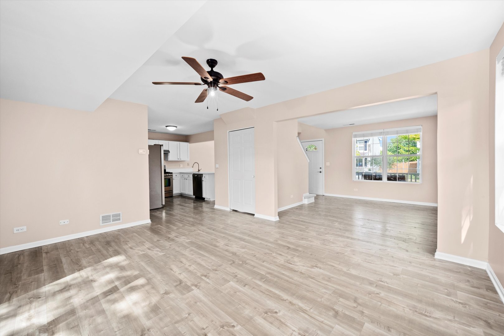 995 Serendipity Drive, Aurora, IL 60504