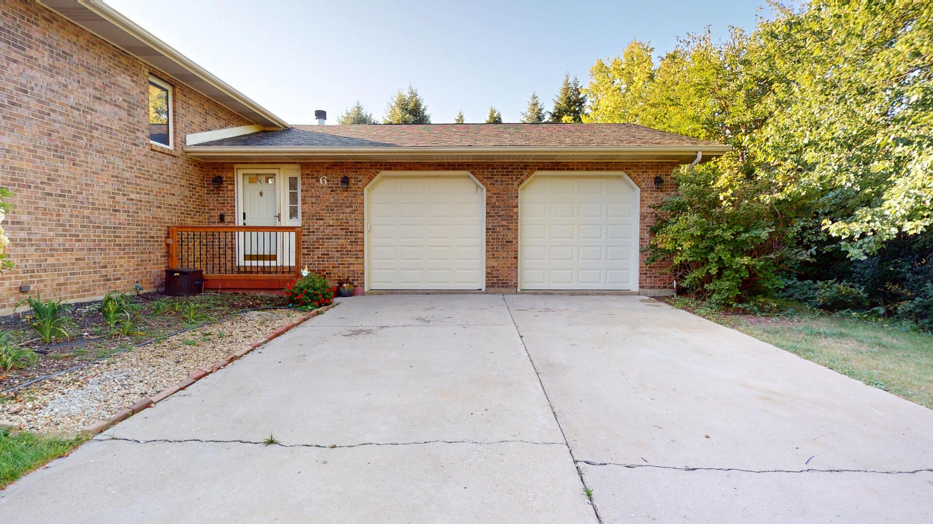 6 Saddlewood Court, Sugar Grove, IL 60554