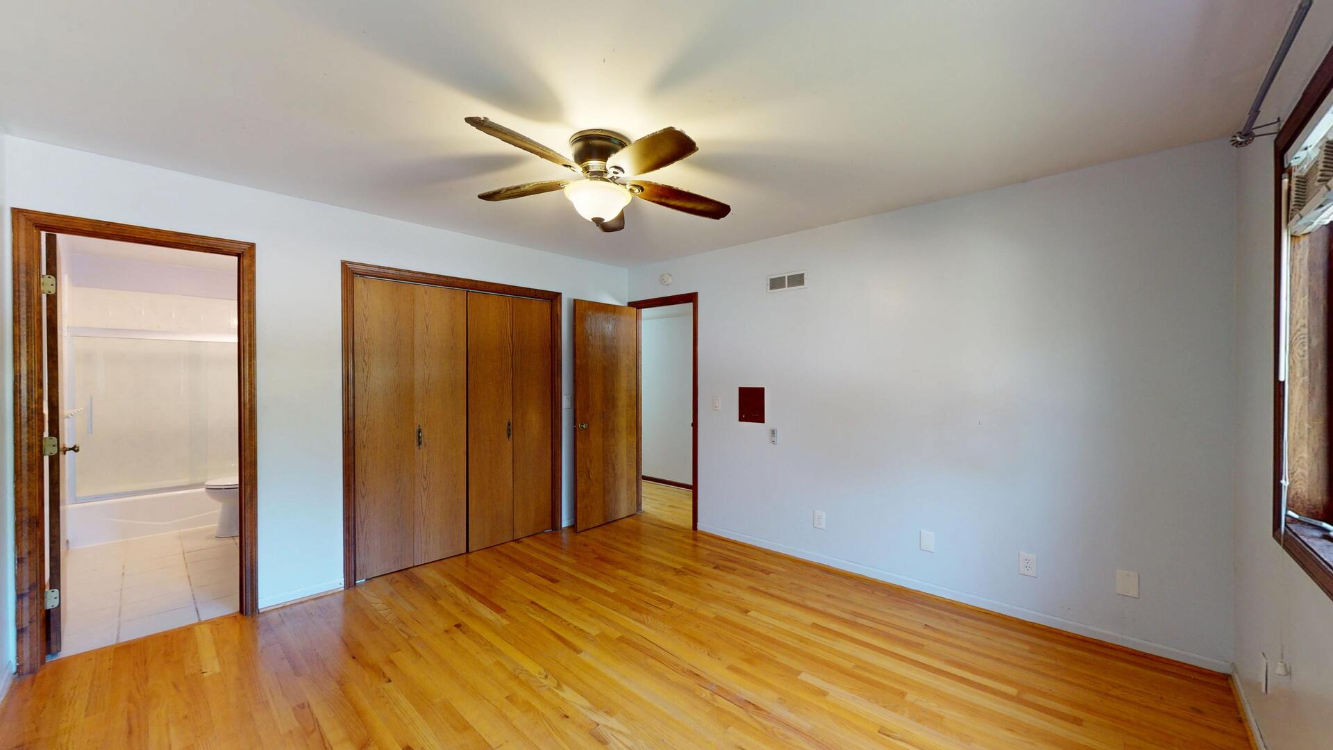 6 Saddlewood Court, Sugar Grove, IL 60554