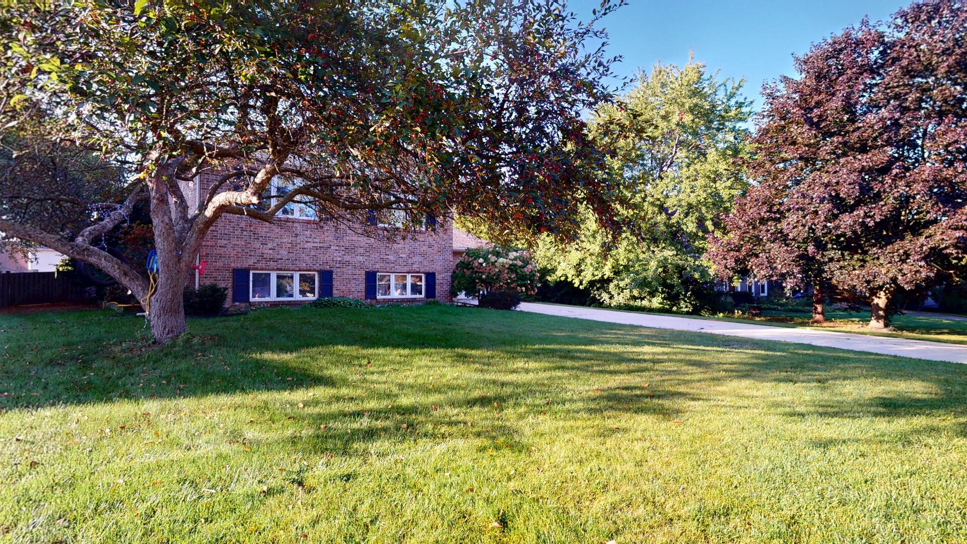 6 Saddlewood Court, Sugar Grove, IL 60554