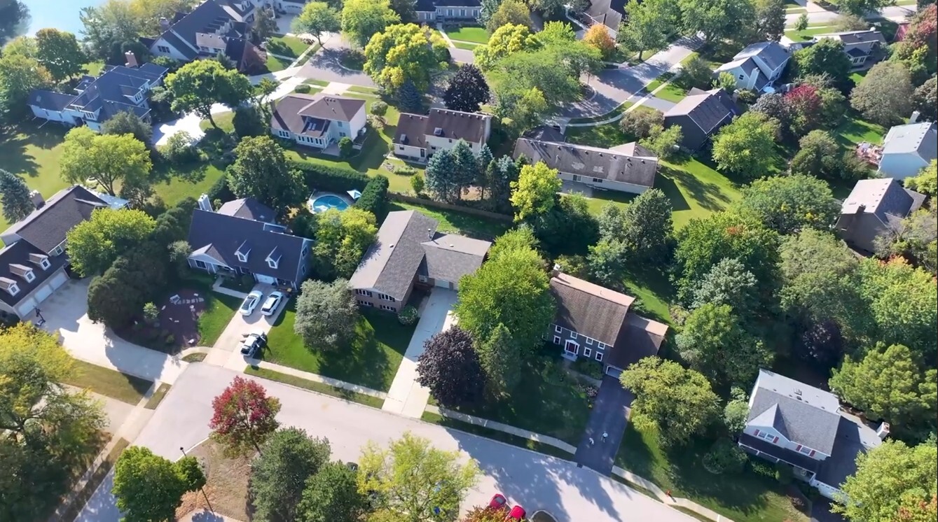 6 Saddlewood Court, Sugar Grove, IL 60554