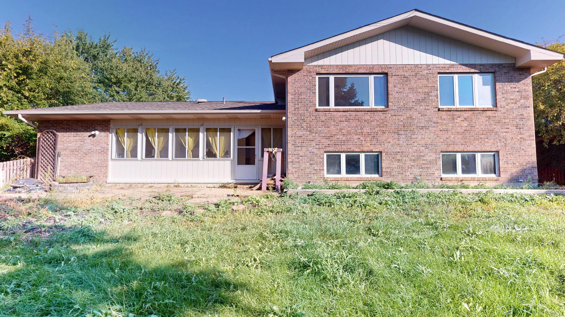 6 Saddlewood Court, Sugar Grove, IL 60554